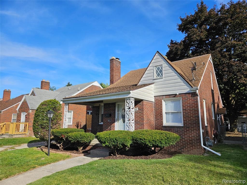 11382 Rossiter Street