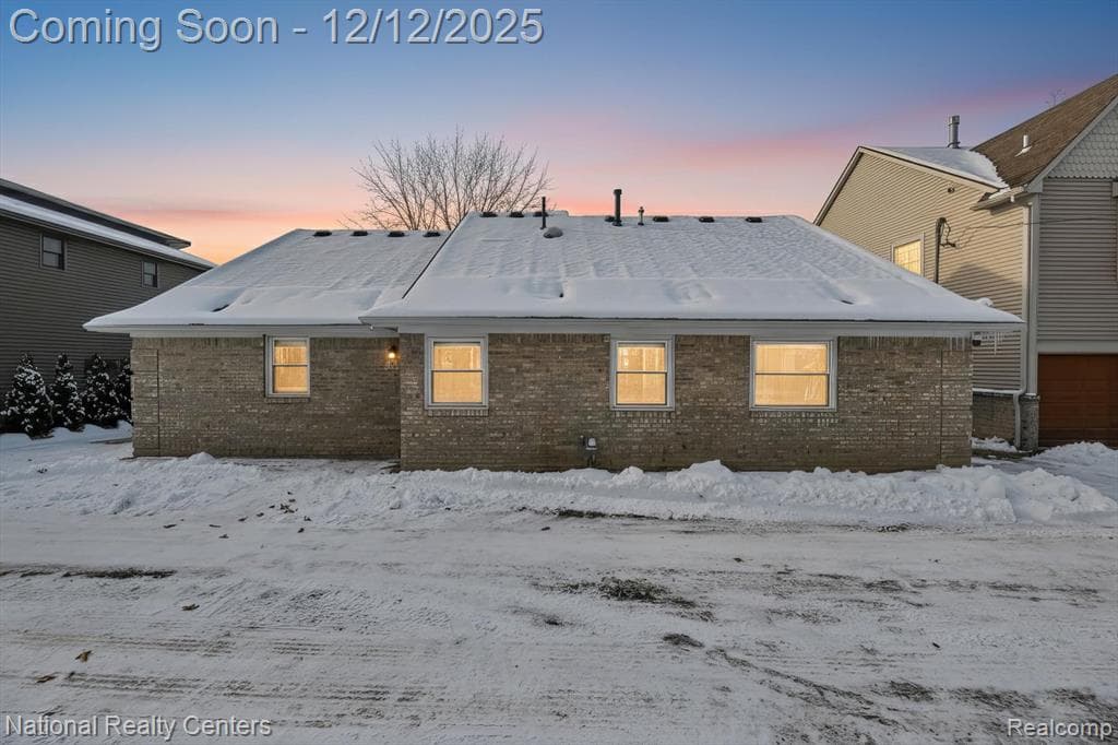 560 Black Oaks Trail