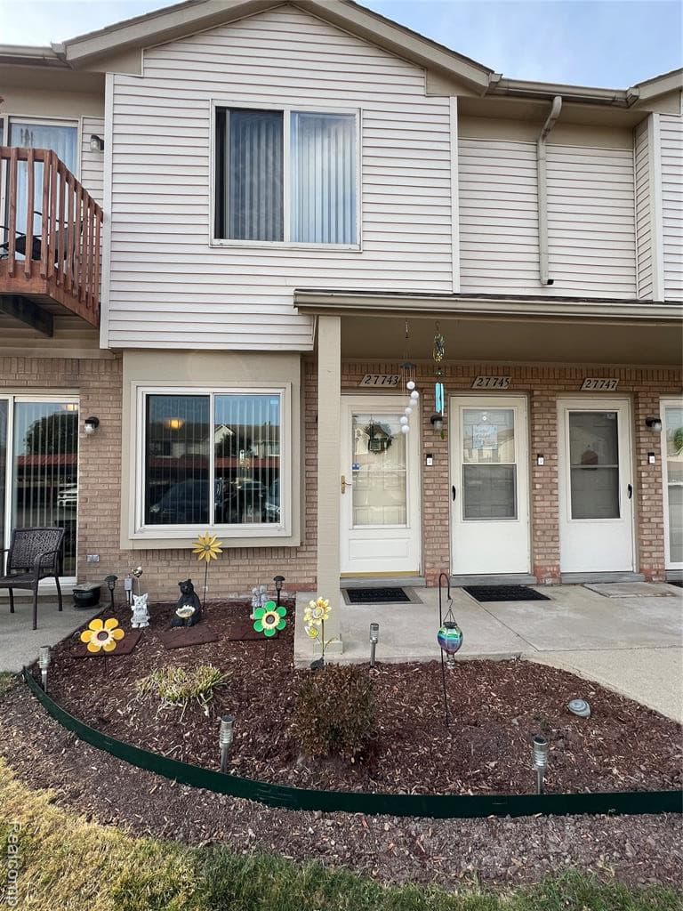 27743 Carini Villa Street