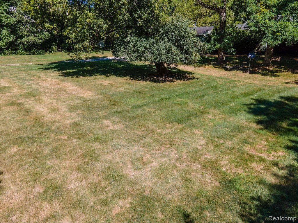 25690 W 14 MILE Road