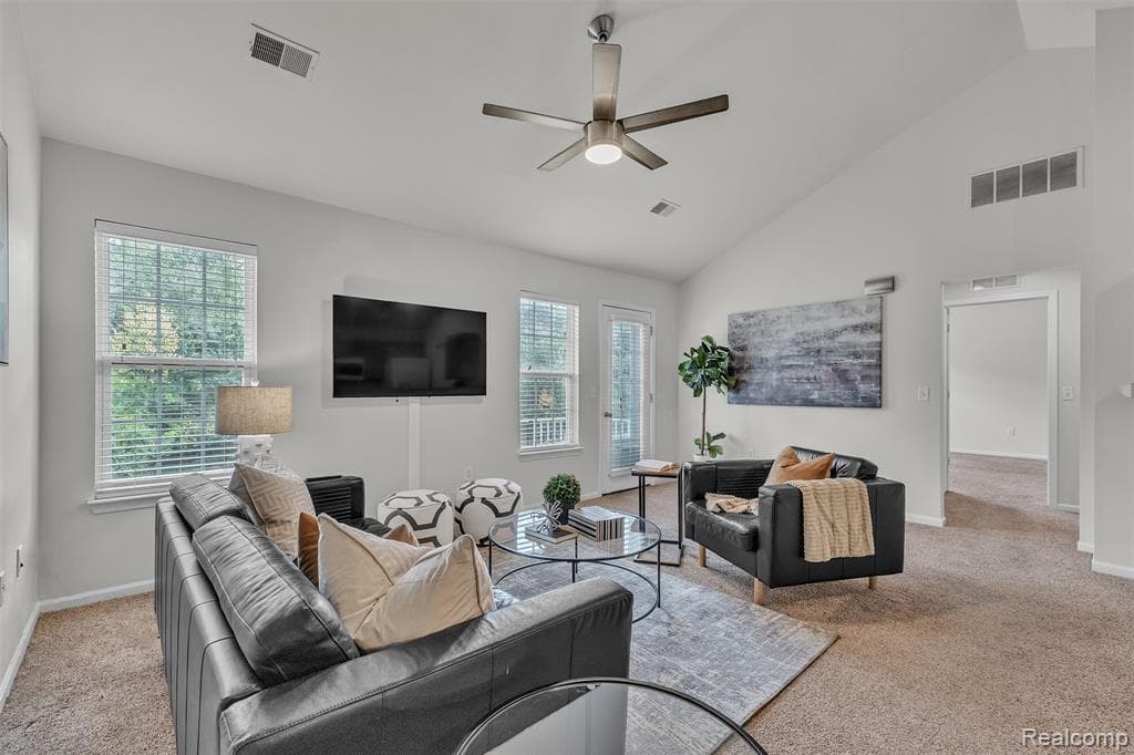 592 Olde English Circle