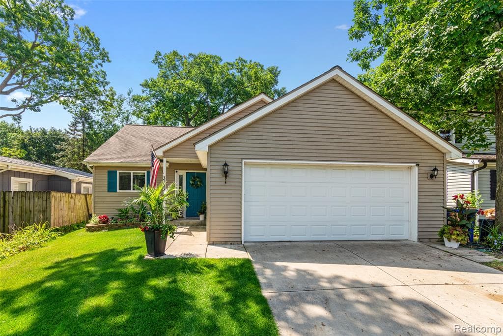 3633 Richmond Street