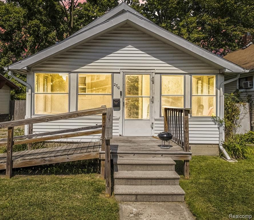 2710 Reynolds Street