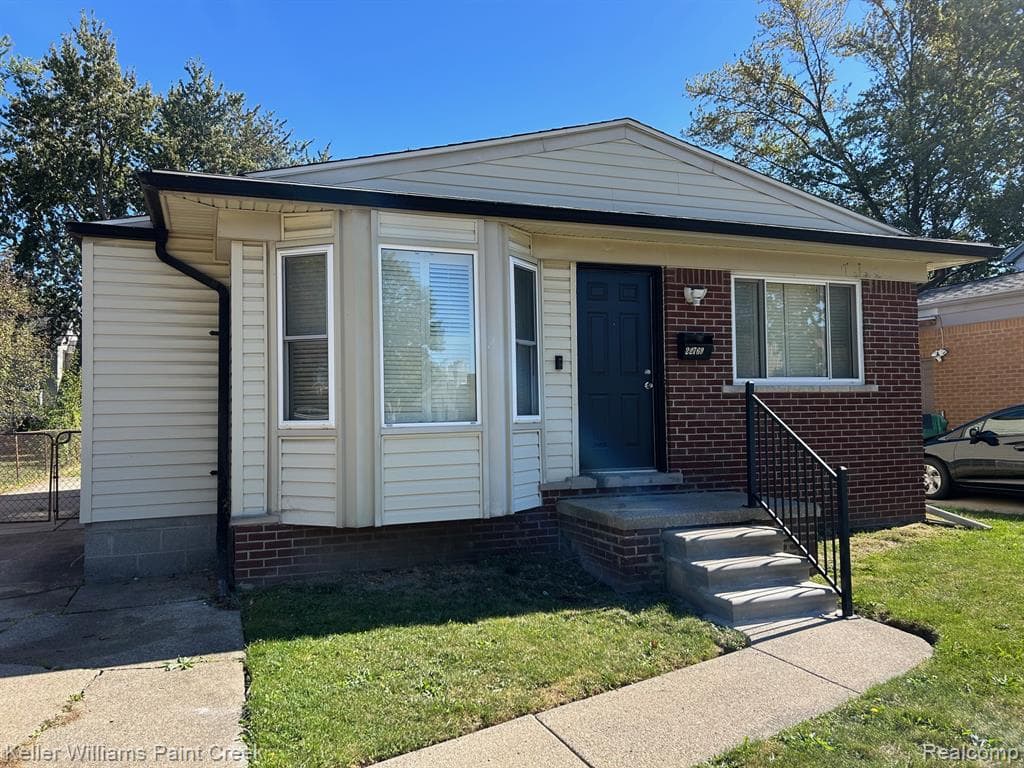 22762 Beechwood Avenue