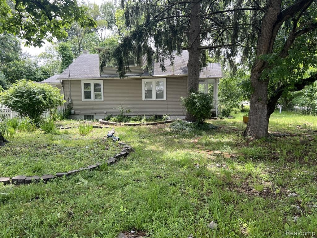 24067 SARGENT Avenue