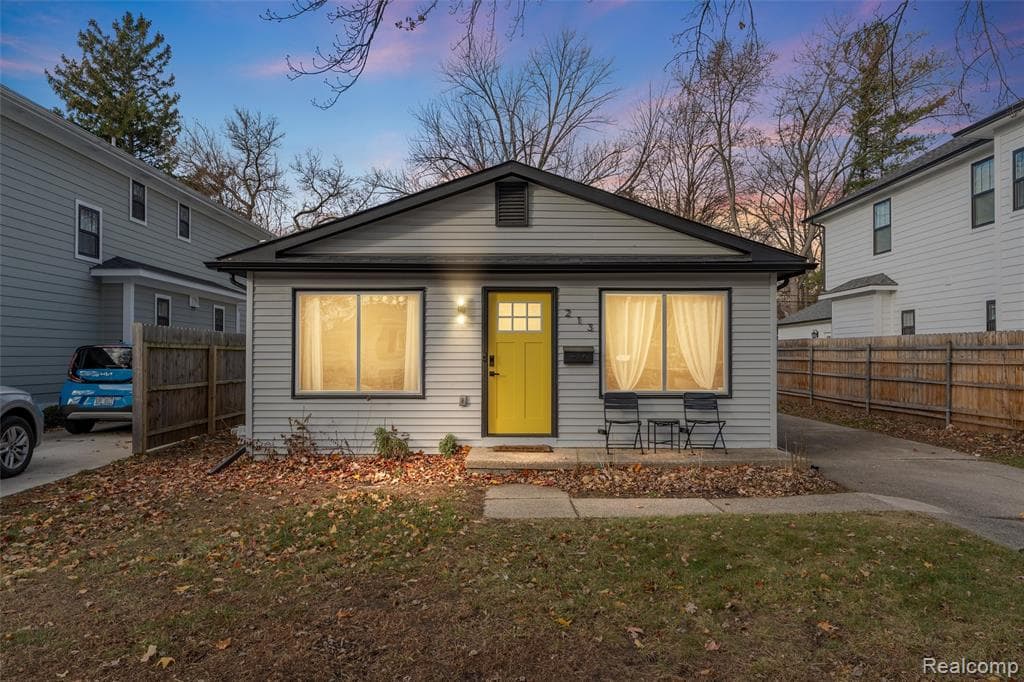 213 N Gainsborough Avenue