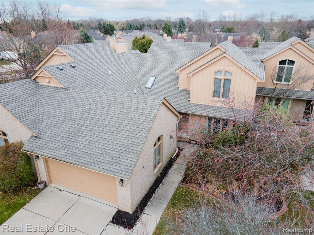 1231 AUTUMN DRIVE 96