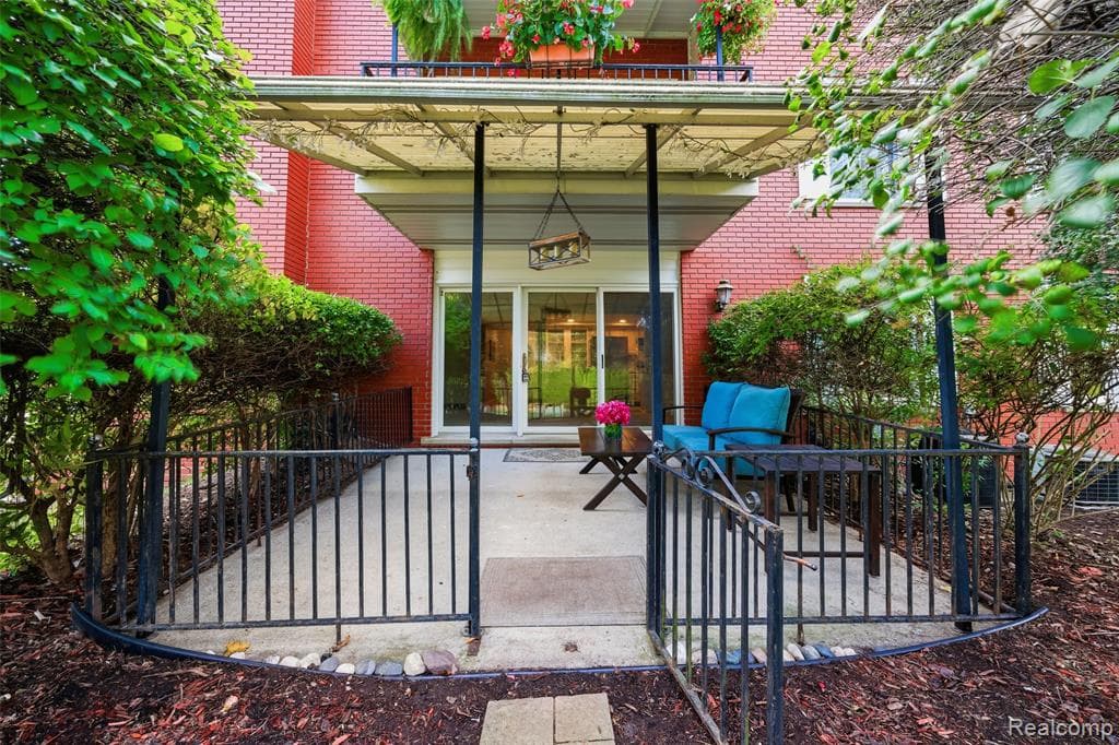 19710 13 Mile Road 107