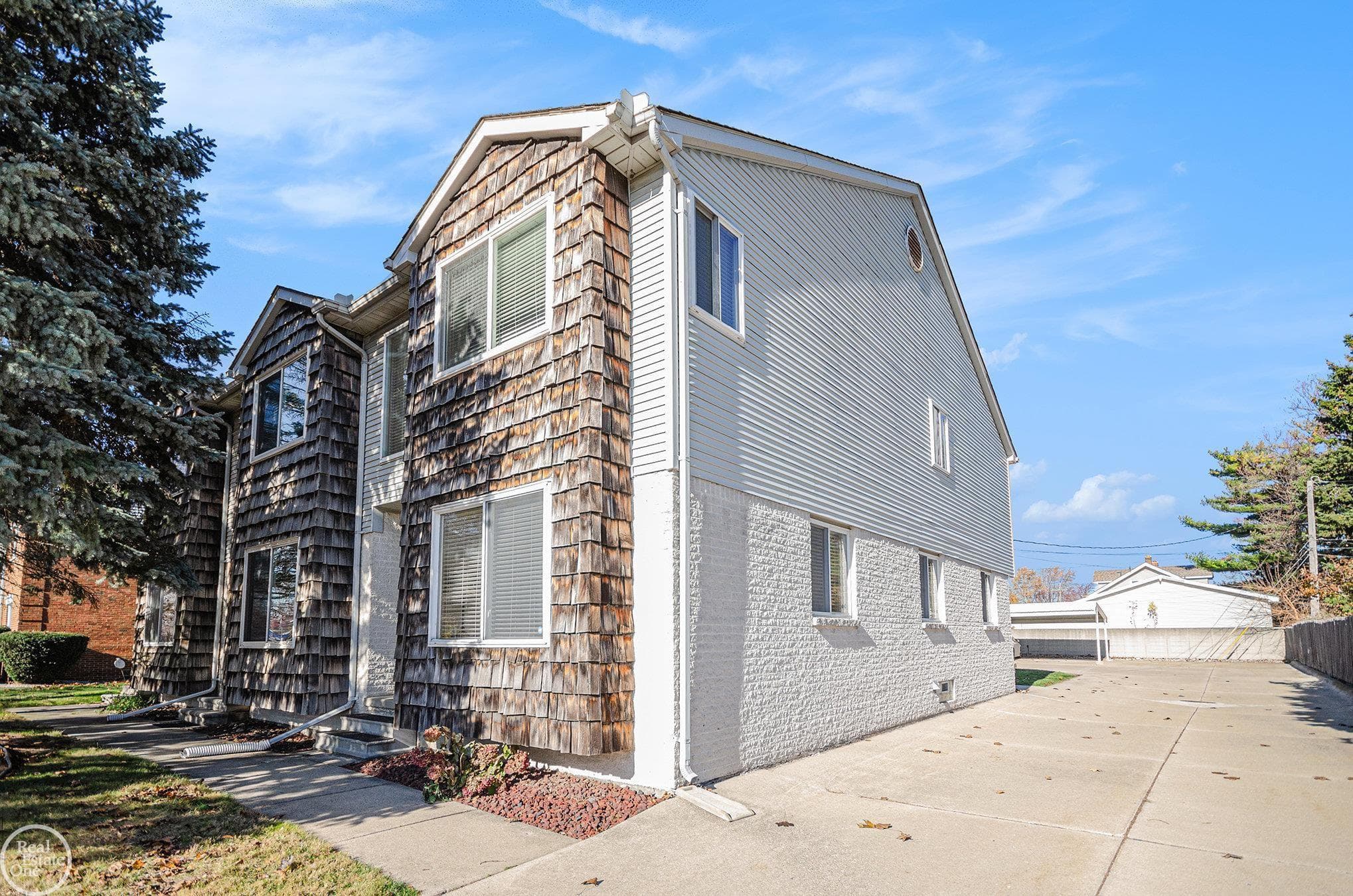 22229 E 11 Mile Road