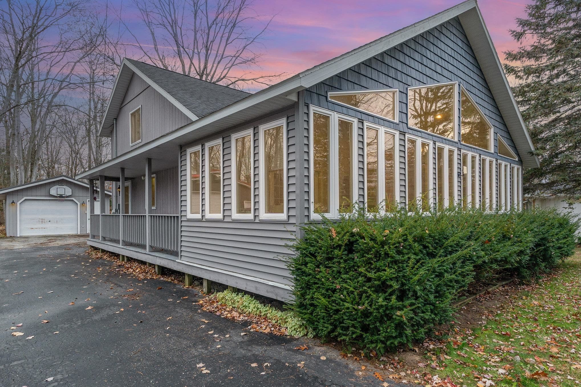 7549 Hillsdale Drive