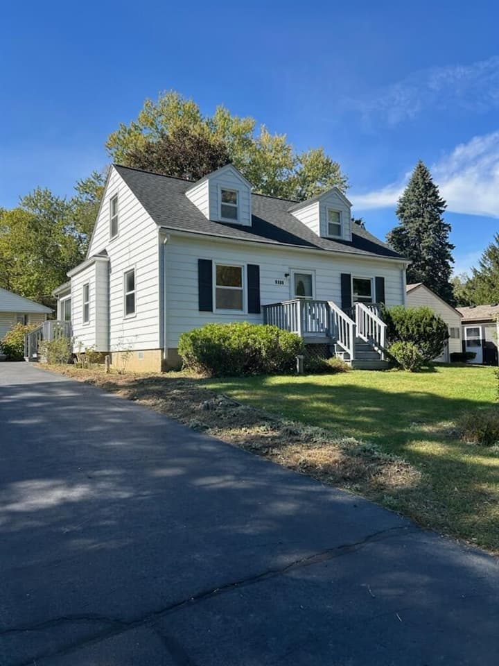 3389 Beaumont Avenue