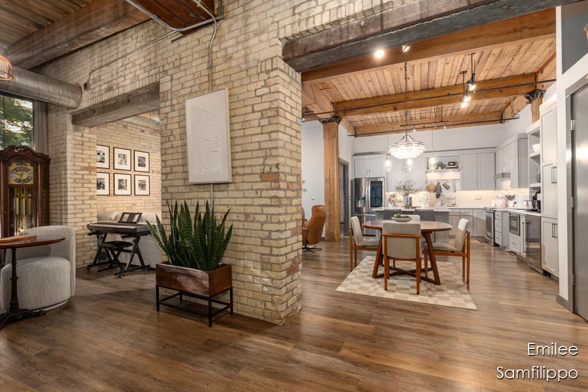 940 Monroe Avenue 101