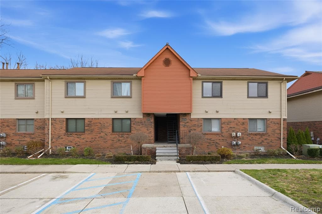 38800 Lanse Creuse Street