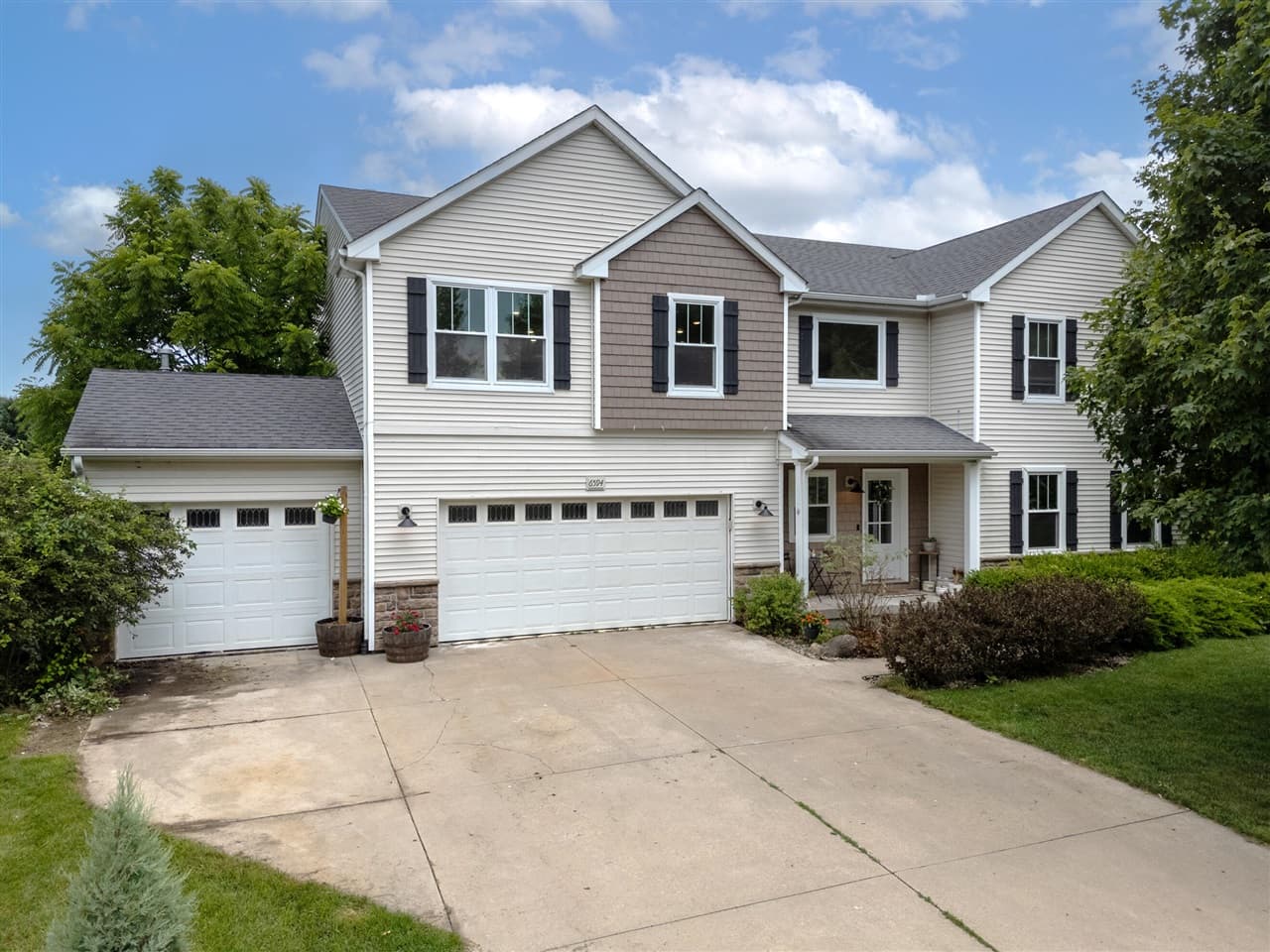 6594 Annandale Drive