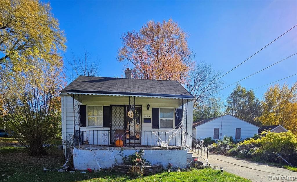 959 Tacken Street