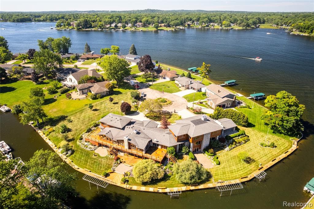 4190 AQUARINA Street