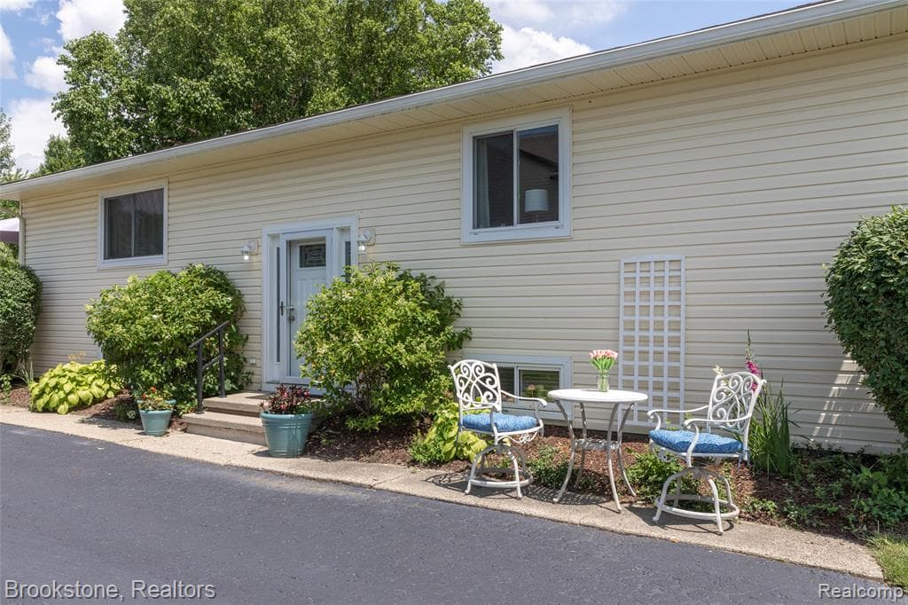 871 VANDERPOOL Drive