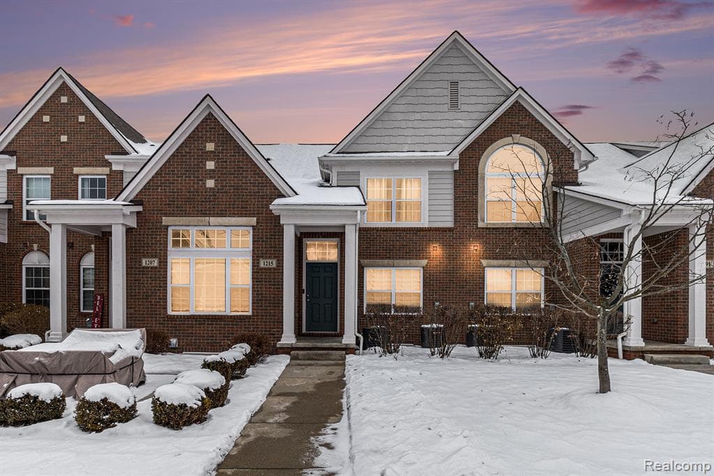 1215 Orchid Circle 7