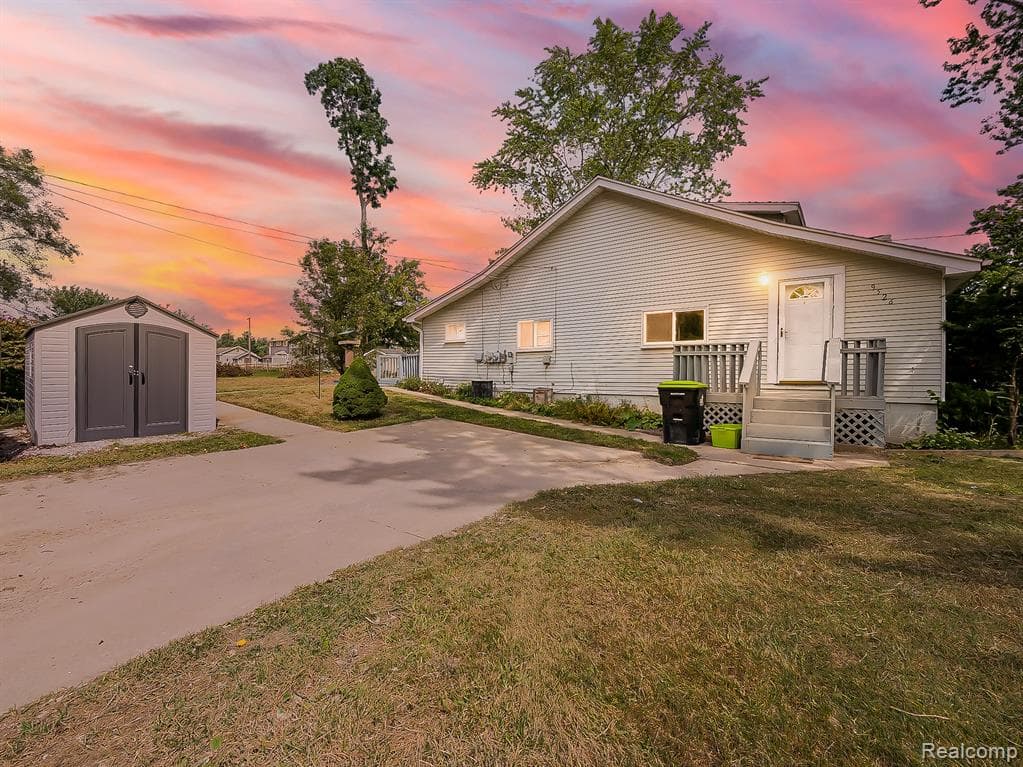 9526 Cedar Island Road