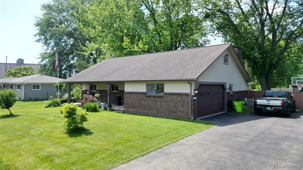 24960 Trombley Street