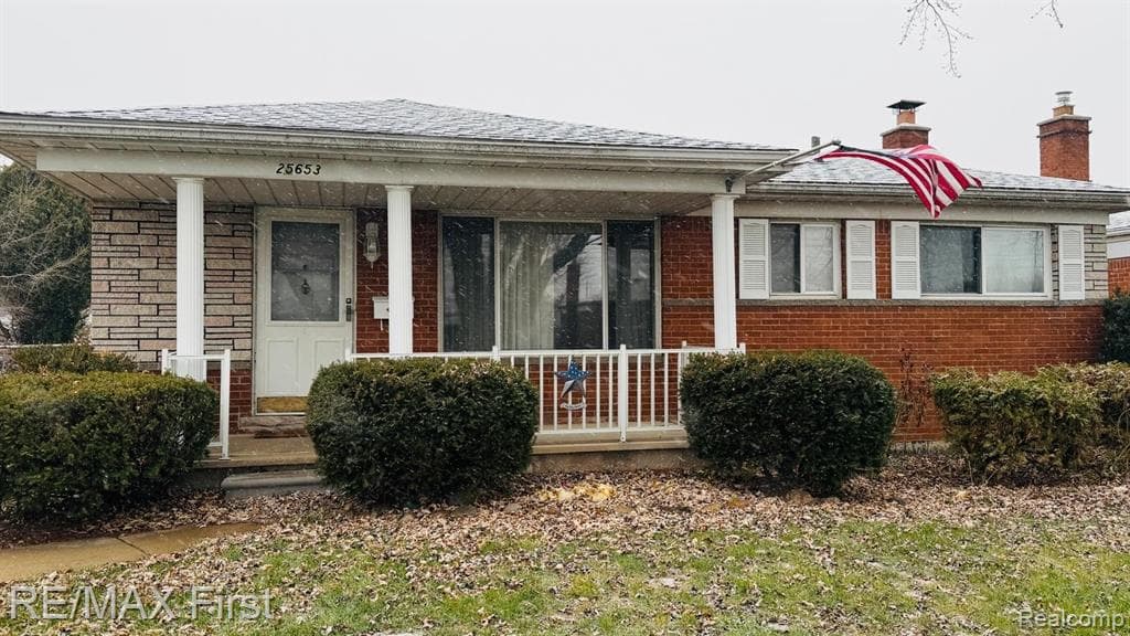 25653 Palomino Avenue