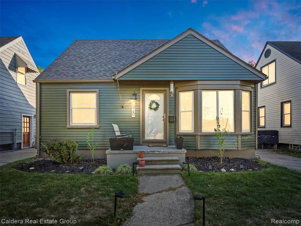 2440 Woodward Heights