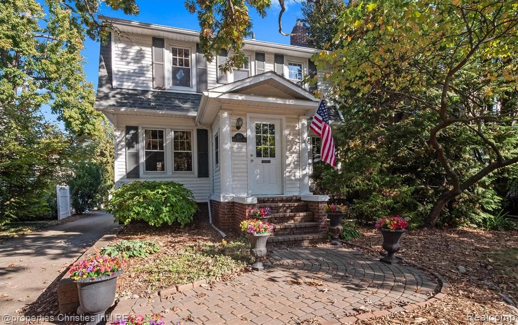 513 E Lincoln Avenue