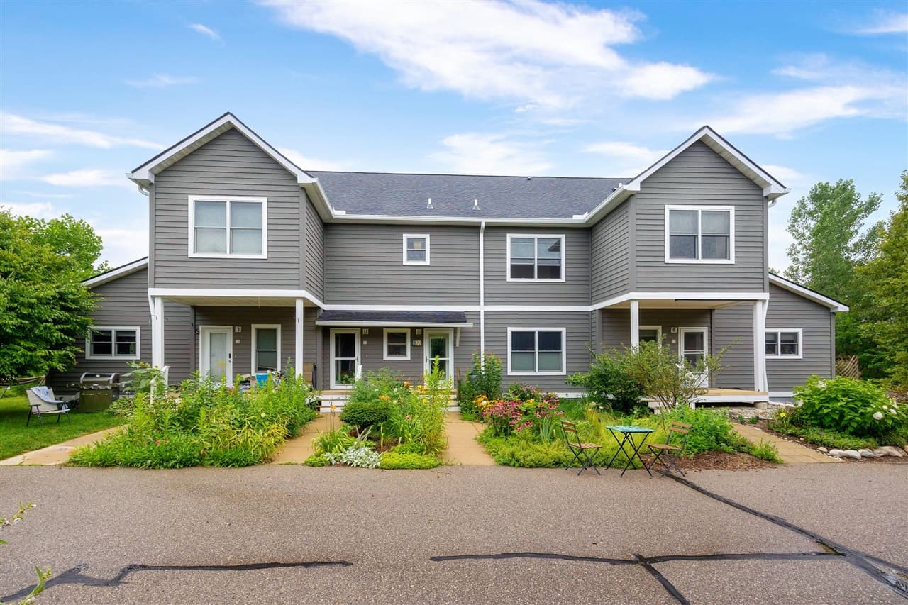 560 Little Lake Drive 23