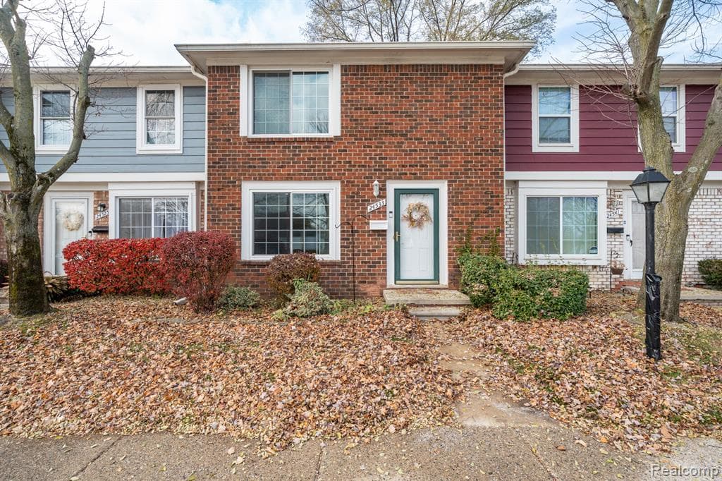 24533 Seaton Circuit