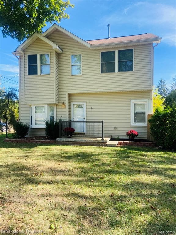 3105 SAINT CLAIR Drive