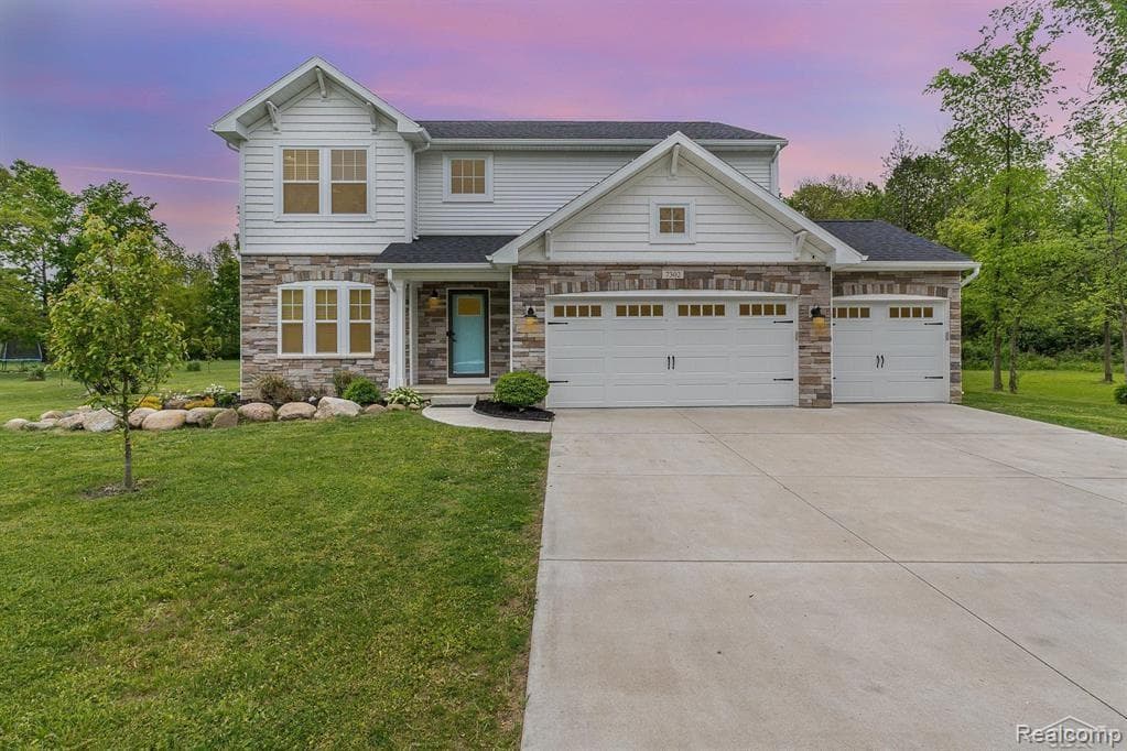 7302 Geraldine Circle