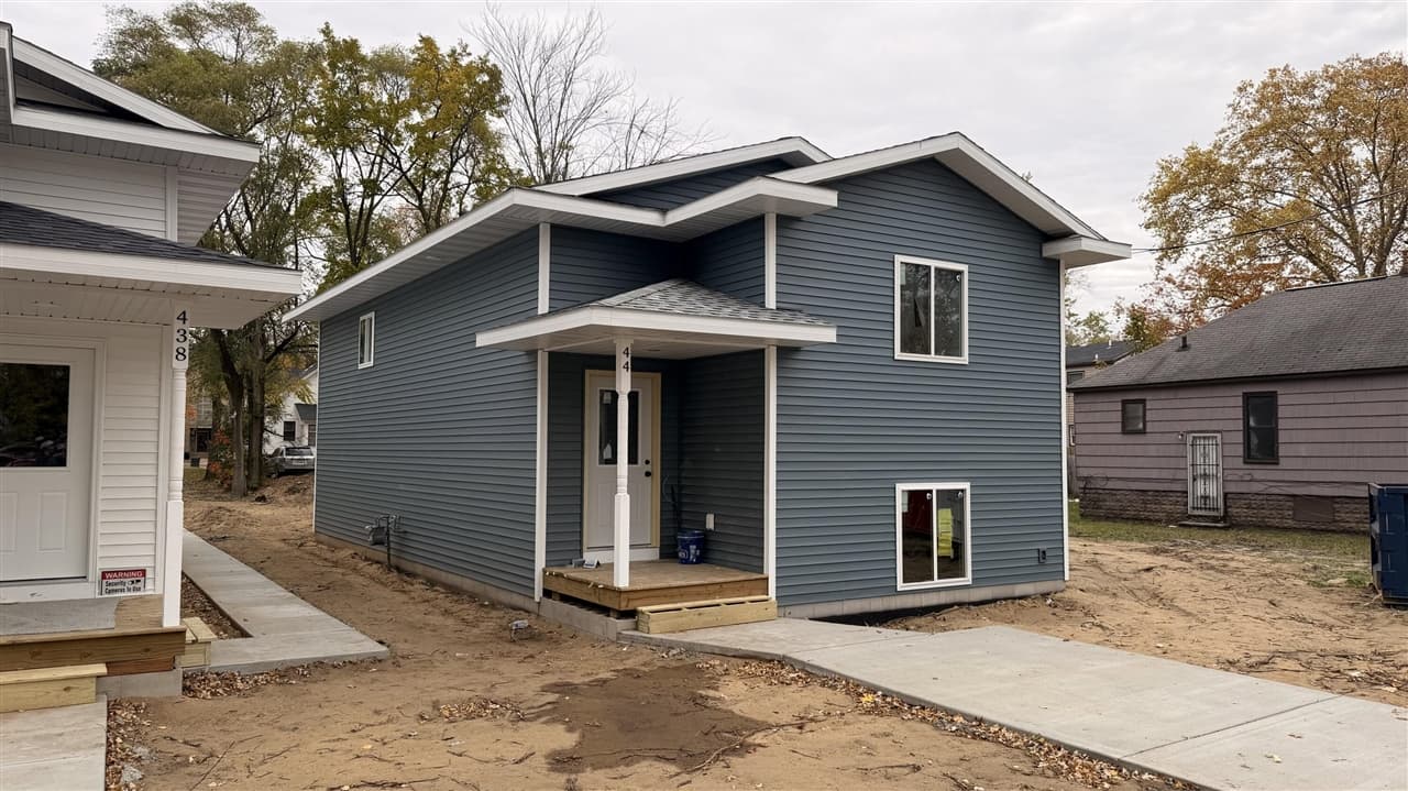 444 E Isabella Avenue