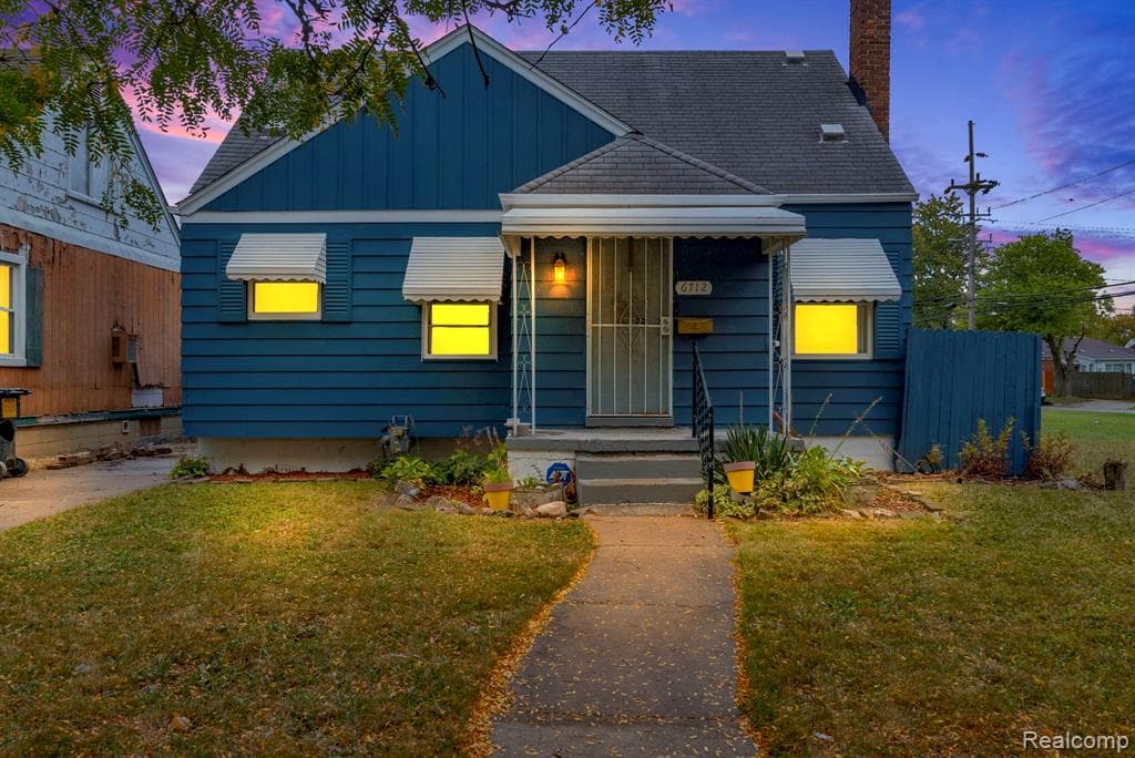 6712 Artesian Street