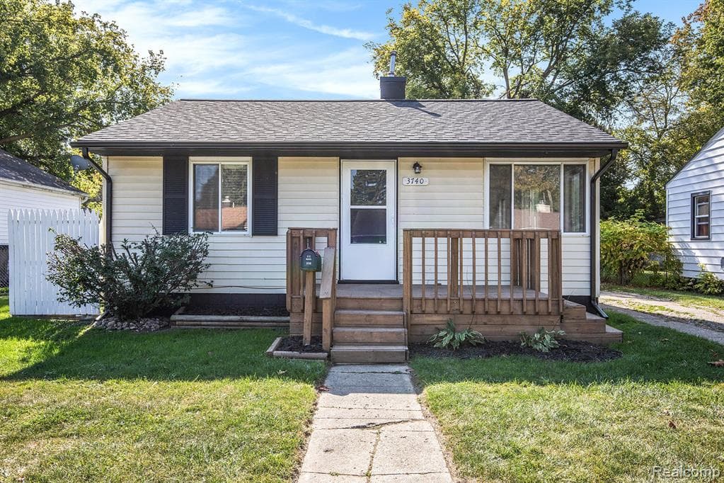 3740 Ivanhoe Avenue