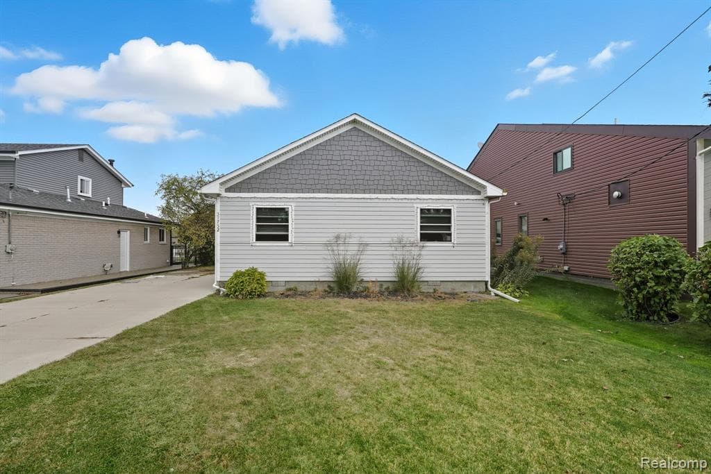 37752 Huron Pointe Drive