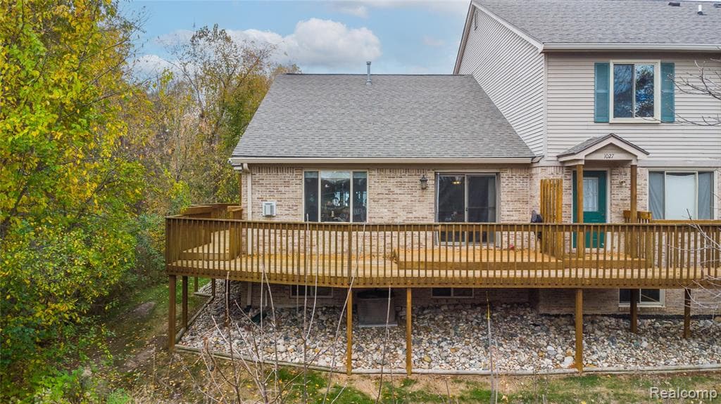 1023 Old Leake Court