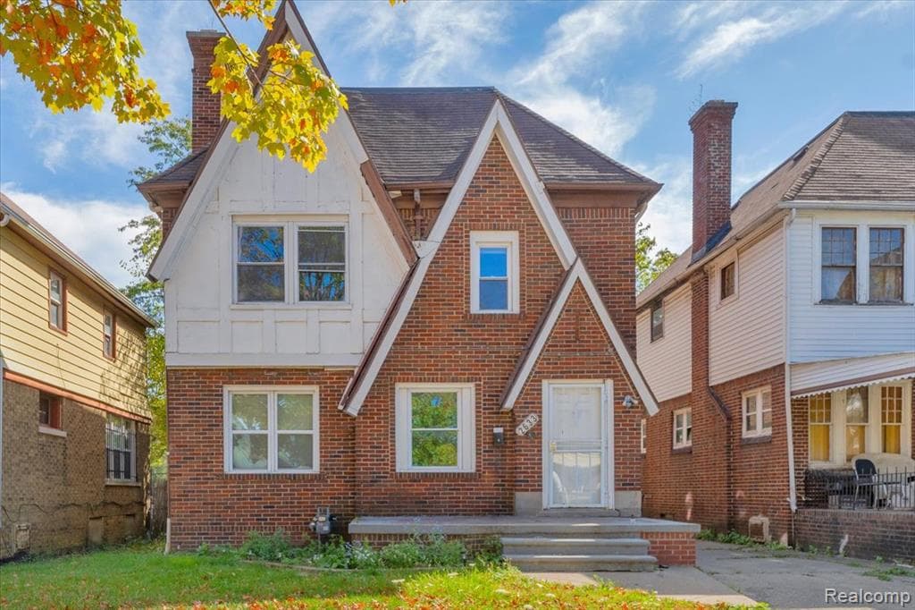 2633 Burlingame Street