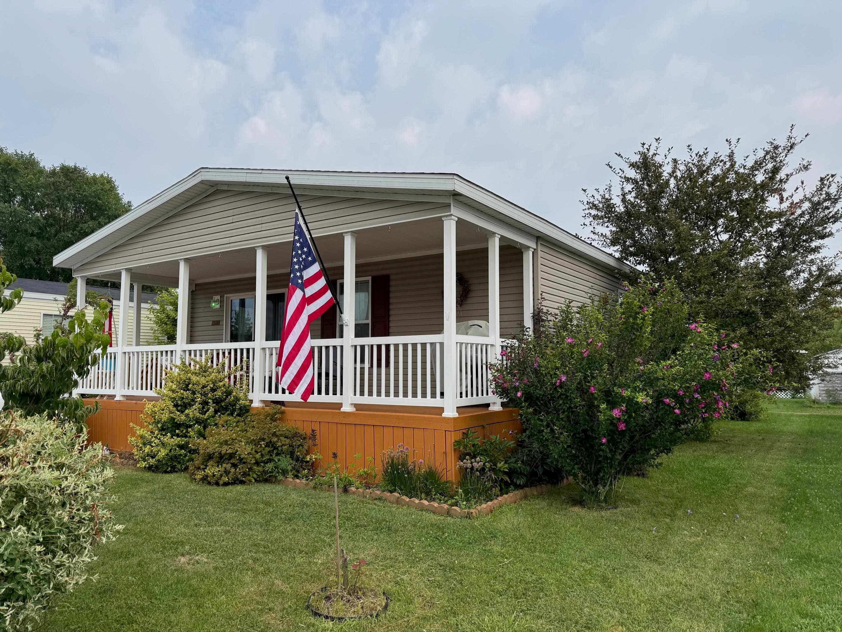 5232 E Broadway Lot: 364