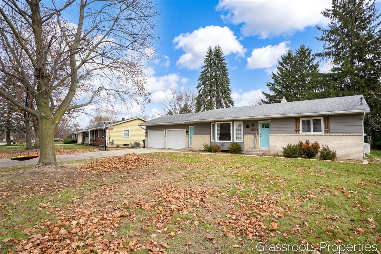 7700 Ridgewood Drive