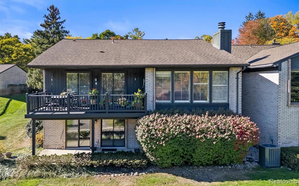 4297 Wabeek Lake Drive 26