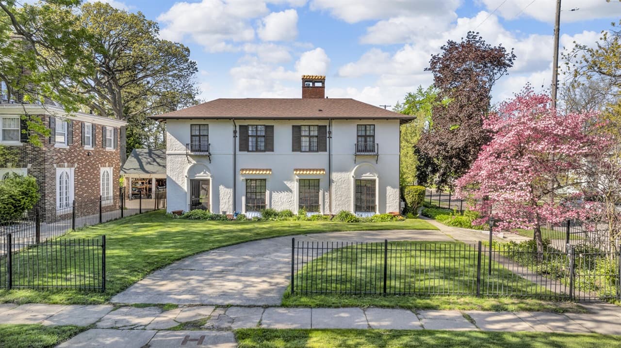 1000 W Washington Avenue