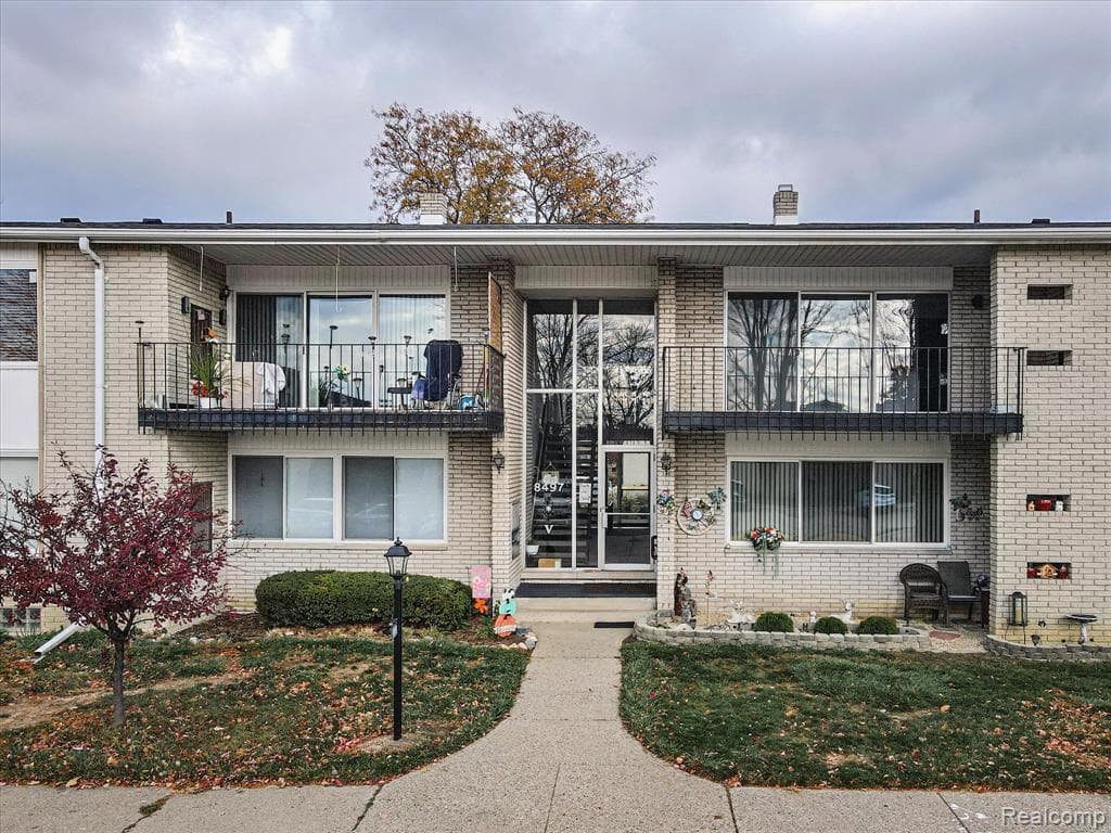 8497 Kennedy Circle 7