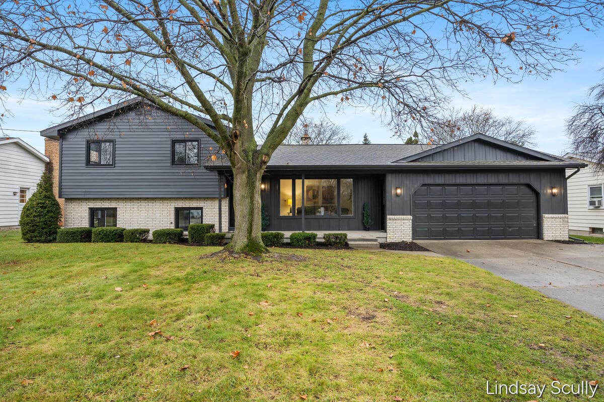 5899 Pinetree Avenue