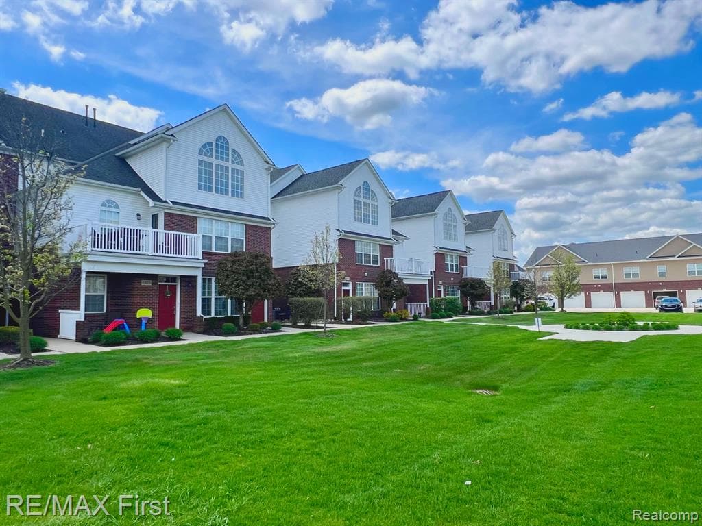 8425 TOWNE CENTER Circle 56