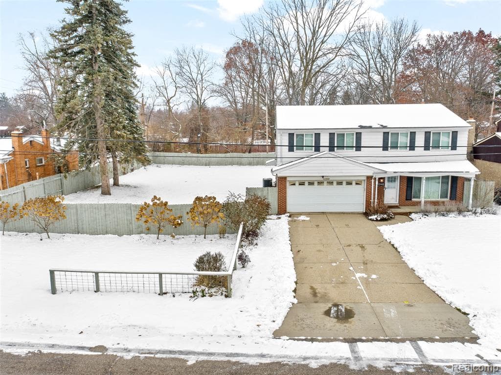 22948 & 22960 Leewin Street