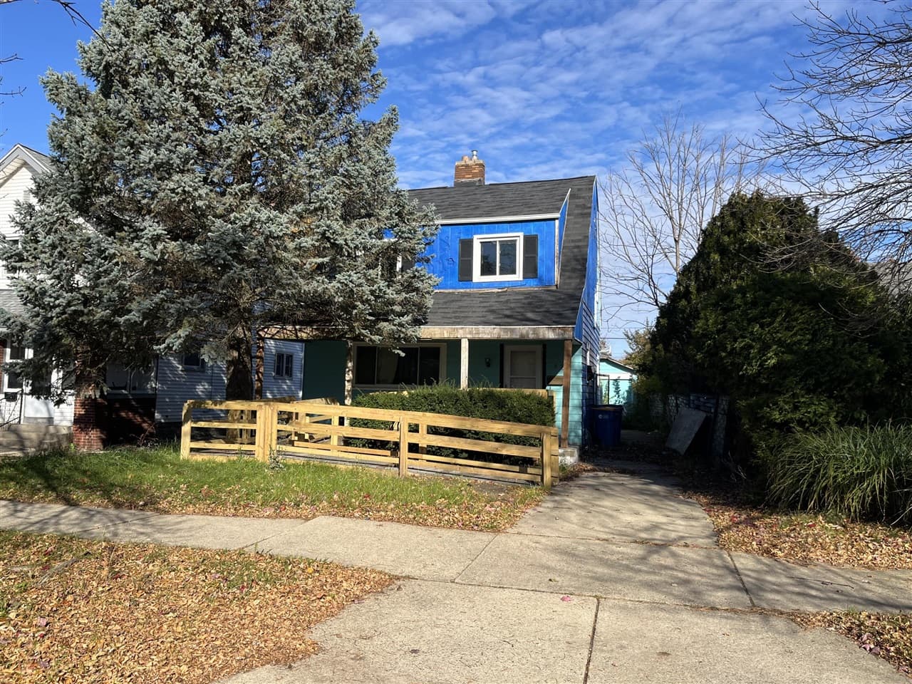 859 Lake Michigan Drive