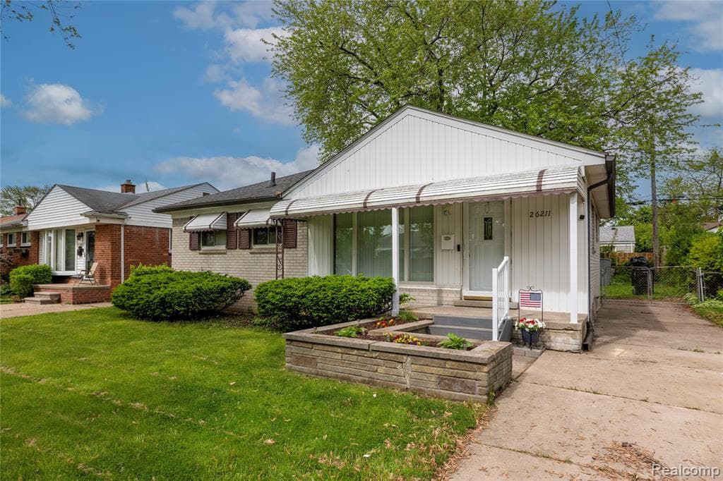 26211 Linwood Street