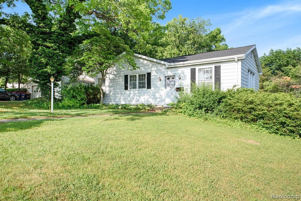 1211 PLYMOUTH Avenue