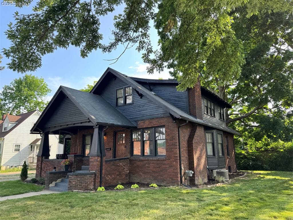 1202 Pershing Street