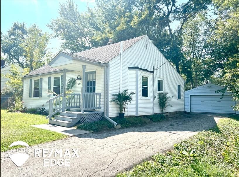 2644 Maplewood Avenue